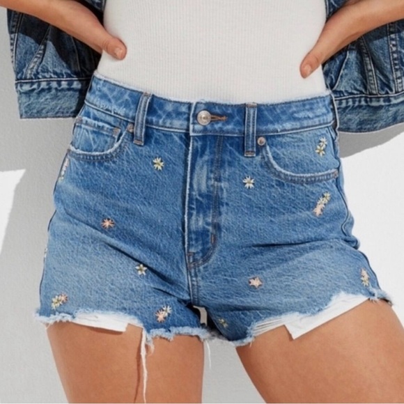 American Eagle Floral Embroidered High Rise Cut Off Mom Shorts Womens Sz 4 - Picture 1 of 11